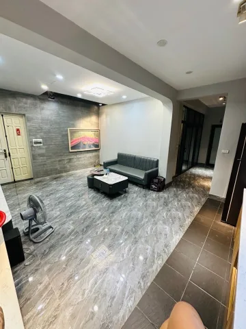 Bán nhà phố Giải Phóng 40m2 5 tầng kinh doanh gara ô tô.