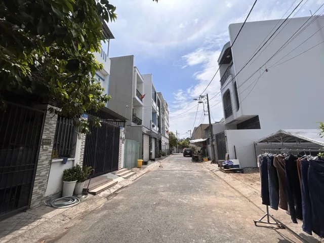 BÁN ĐẤT HẺM XE HƠI, ĐƯỜNG SỐ 10, LINH XUÂN - 71m2 - GIÁ 4.4 TỶ TL