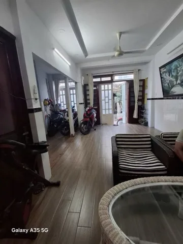 Bán Nhà Nguyễn Xí 72m2 2 tầng chỉ hơn 6ty