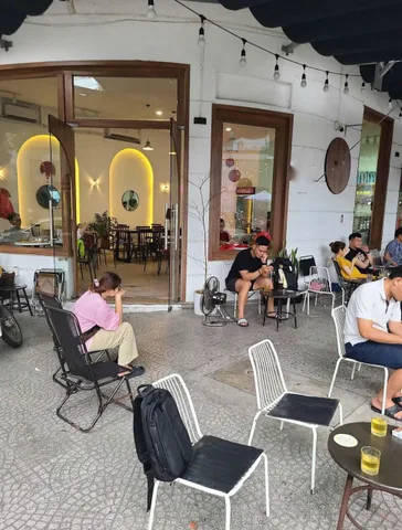 Cho Thuê Lô góc 2 Mặt tiền đường Trần Phú, p. Hải Châu. Gần Chợ Hàn
