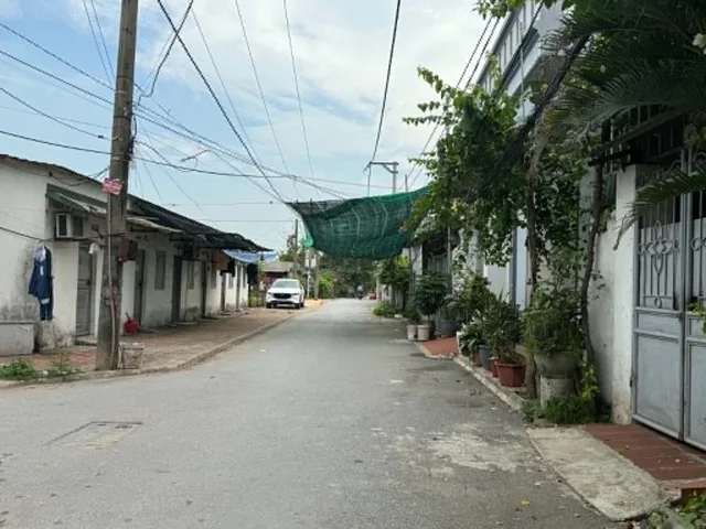 Bán đất 70m² có sẵn 65m² thổ cư ngang 4m giá 12.5 tỷ tại Đường Bát Khối Phường Long Biên