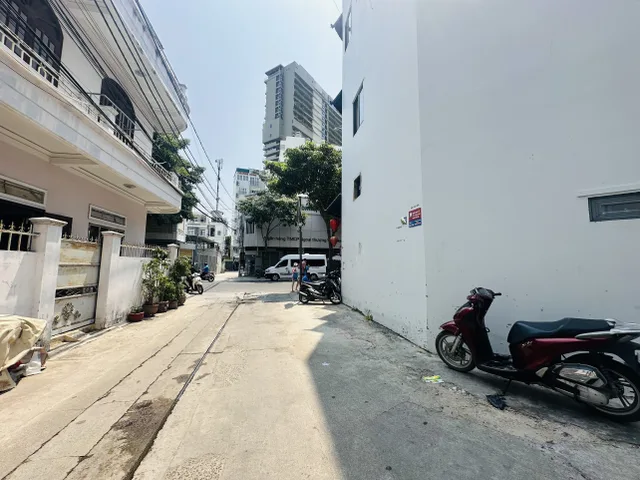 BÁN ĐẤT TẶNG NHÀ HẺM TUỆ TĨNH - 70.3M2 - NGANG 7.2 - 9 TỶ