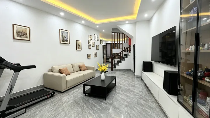 khương hạ sổ đỏ 50m2, sẵn nhà 3 ngủ, nội thất cơ bản ở ngay, 9.4 tỷ. ngõ thông, 20m ra phố oto tránh, vừa ở vừa kinh doanh tốt