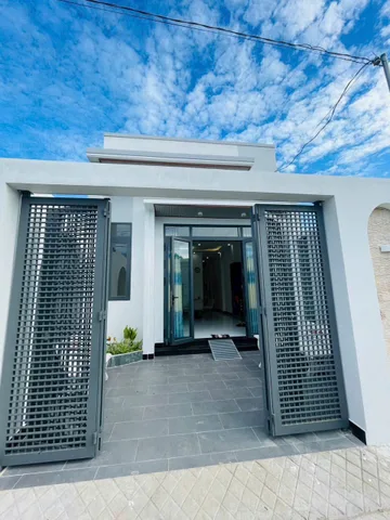 Nhà cấp 4 còn mới hẻm xe oto gần Quảng Trường , Tp Mỹ Tho