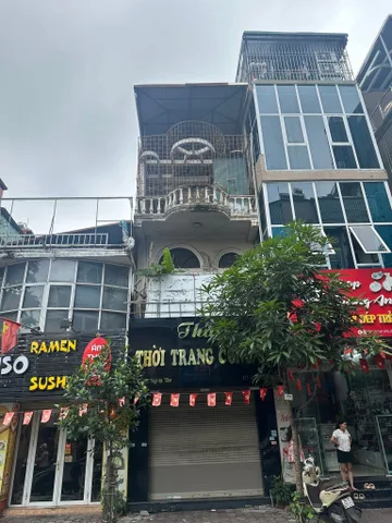 🔥 MẶT PHỐ NGHĨA TÂN CẦU GIẤY 54M² MT 3.7M GIÁ 31.8 TỶ – 2 MẶT THOÁNG – GẦN NGUYỄN PHONG SẮC – KINH DOANH SẦM UẤT 🔥