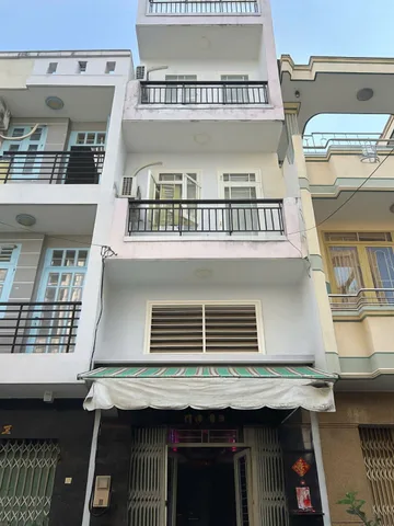 📢  Hẻm xe tải chánh nhau 𝙏𝙃Á𝙄 𝙋𝙃𝙄Ê𝙉, tiện ích bao quanh, di chuyển dễ dàng giữa các Quận trung tâm .💰 Giá 𝟲,𝟵𝟵𝞣ỷ có thể Thương Lượng.