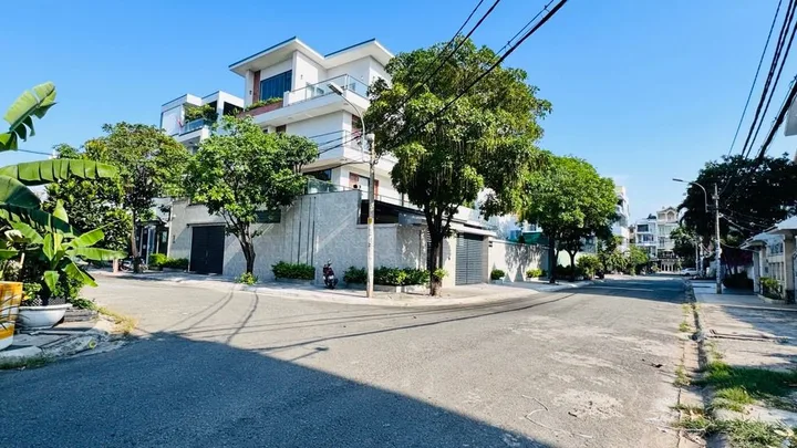 Bán đất 200m²  10×20m²  giá 19 tỷ Phường Tân Tạo