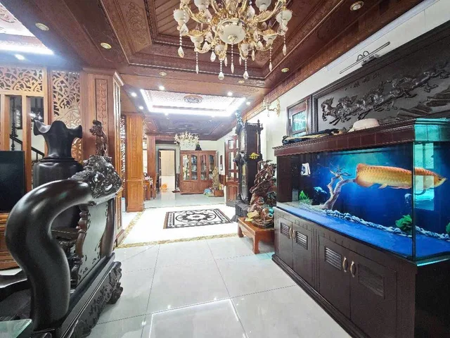 Bán biệt thự Tây Linh Đàm – Giá 80 tỷ – DT 200m² x 4 tầng – MT 10m – view công viên – nội thất gỗ quý