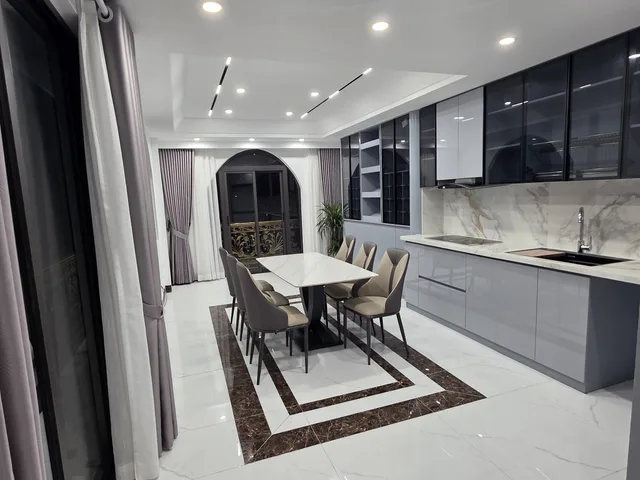Bán nhà riêng 55m2 Sài Đồng thang má gara