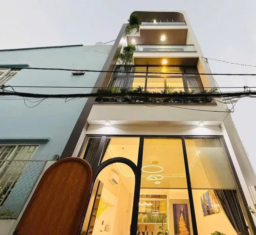 Hiếm có khó tìm nhà Xô Viết Nghệ Tĩnh, P17, Bình Thạnh. Diện tích 53m2, 4lầu, hẻm 6m. Mà giá chỉ 3tỷ 460