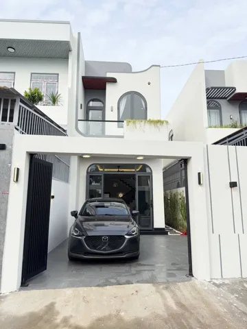 Bán nhà mới tâm huyết ngay sau lưng chợ Eakao
