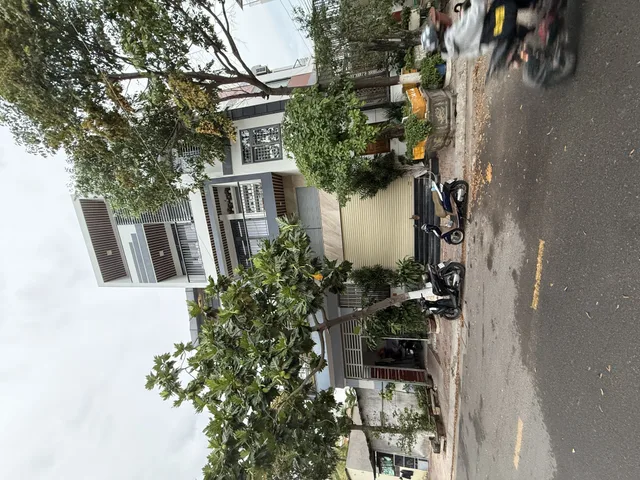 NHÀ ĐẸP 5 TẦNG MẶT TIỀN ĐƯỜNG TRƯỜNG SƠN, GẦN BIỂN - NAM NHA TRANG