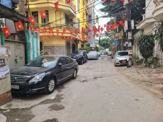 Ô ĐỒNG LẦM 41m x 4tầng x 4PN dân xây ngõ thoáng sáng gần hồ điều hòa Ba mẫu