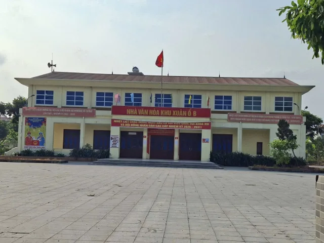 Bán đất khu đấu giá 8.3ha xuân ổ B. Nhìn chếch vườn hoa. Diện tích 80m mặt tiền 5m hướng tây bắc. Phường võ cường tỉnh bắc ninh