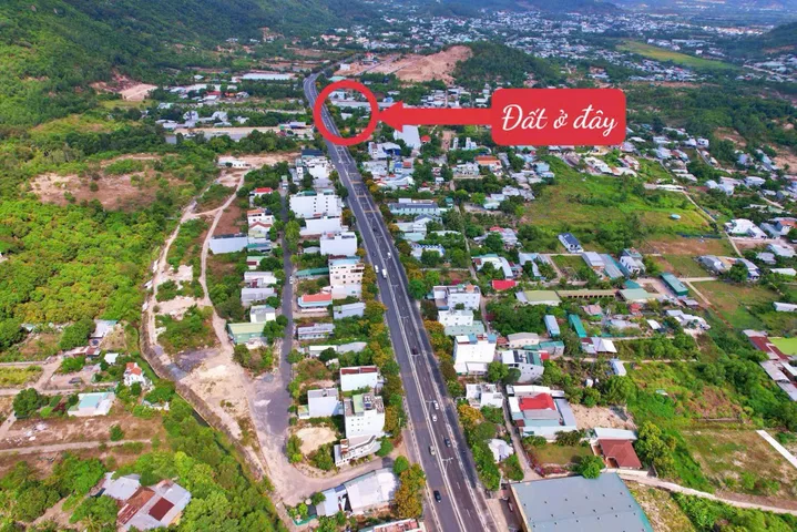 BÁN LÔ GÓC MẶT TIỀN ĐƯỜNG NGUYỄN TẤT THÀNH - NAM NHA TRANG
