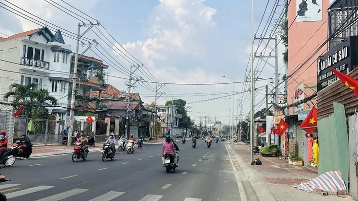 Nhà 3 Lầu 6PN Mặt Tiền Đường Lê Văn Chí gần Trường SPKT Hoàng Diệu 2 Thủ Đức