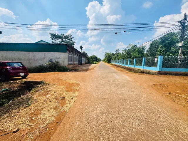 án 2 lô trục chính kinh doanh eadrong ( cuor đăng mơi chỉ  320tr. Lô đường 15m