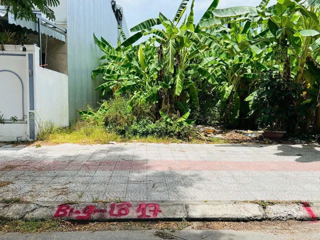Bán đất mặt tiền đường Nguyễn Sắc Kim - Gần Mẹ Thứ, Hòa Xuân . DT 97m2 – Giá 5 tỷ 7 tl