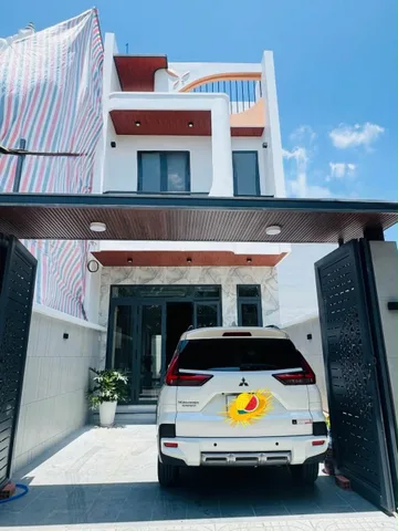 Nhà lầu mới xây dựng hẻm xe hơi 7 chỗ Trung An, Tp Mỹ Tho