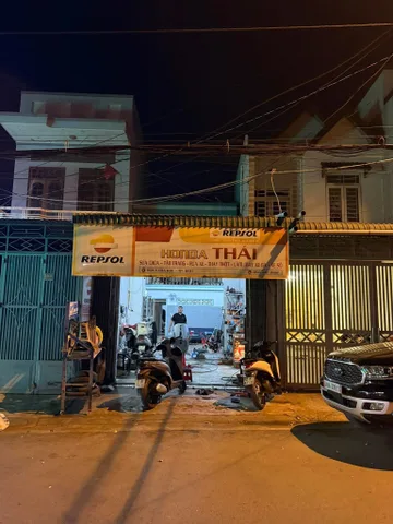 🔥 CHỈ 7,9 TỶ – MẶT TIỀN A MA KHÊ | TRUNG TÂM BMT – KINH DOANH ĐỈNH 🔥

📍 Vị trí vàng – lưu lượng đông – khai thác dòng tiền ngay

⸻

🏡 THÔNG TIN CHI TIẾT

• Nhà cấp 4 + gác lửng – xây kiên cố

• Mặt bằng kinh doanh rộng + bếp + WC

• 03 phòng n