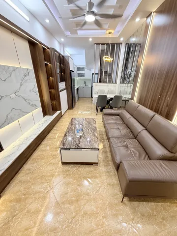 🏠 NHỈNH 9 TỶ SỞ HỮU NGAY NHÀ CẦU GIẤY - 2 MẶT THOÁNG - 5 TẦNG  - 40m²
