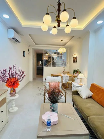 SIÊU NHÀ NGỘP MẶT TIỀN HẼM Q10 - TP. HỒ CHÍ MINH , CHỦ BÁN NHANH ĐỂ QUA ĐỨC Ở VỚI CON CHÁU. TẶNG FULL NỘI THẤT CAO CẤP 
MẶT TIỀN HẼM Quận 10 (80m2) 3tầng, mặt tiền 4.4m giá 3ty5