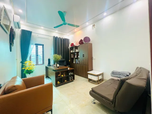 NHÀ 3 TẦNG ĐẸP ,THỊ TRẤN CHỜ , ĐƯỜNG Ô TÔ TRÁNH,TIỆN KINH DOANH, LÀM VĂN PHÒNG, NHÀ HÀNG……….