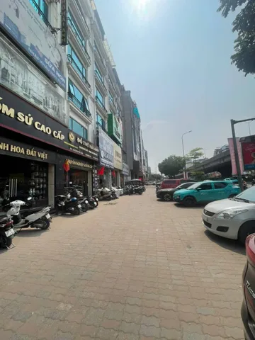 BÁN TÒA NHÀ MẶT ĐƯỜNG NGUYỄN XIỂN. 98M2 - 8 TẦNG. THANG MÁY. KINH DOANH.