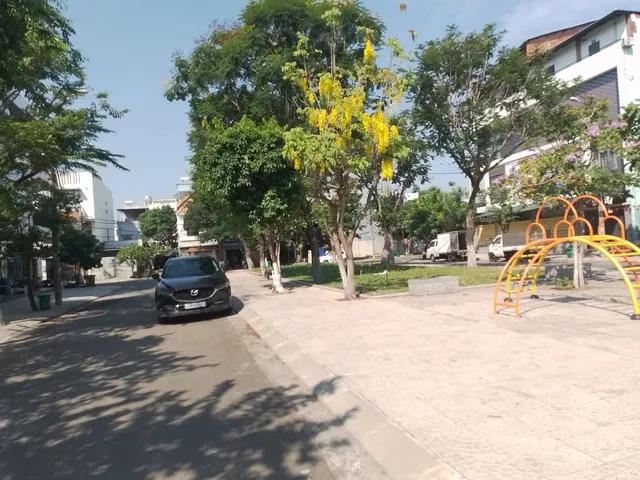 Gia đình cần tiền bán gấp lô đất mặt tiền đường 7m5 Cổ Mân 9 , Sơn Trà , Đà Nẵng ( VỊ TRÍ ĐỐI DIỆN CÔNG VIÊN )