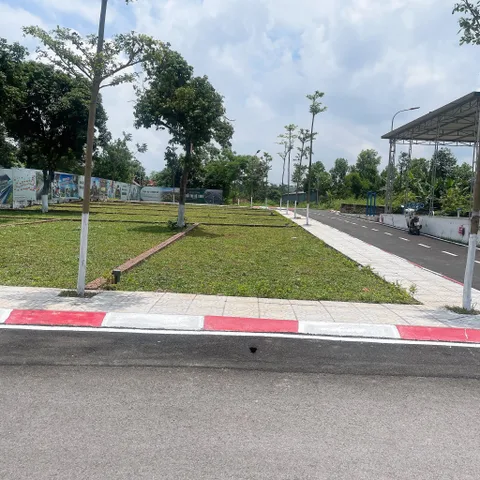 Lô góc 100m² Hoà Lạc không dính quy hoạch Giá 3,x tỷ.