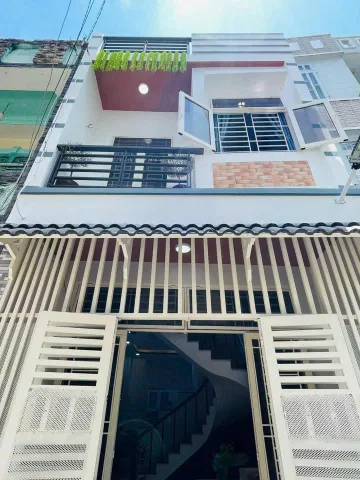 Chủ bán nhanh về quê gần MT Phan Văn Hân, P.17, Q. Bình Thạnh – 29m2 giá 1tỷ680tr. Sổ chủ giữ.