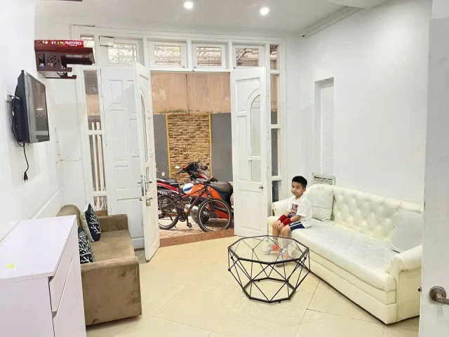 Cho Thuê Nhà Ngõ 41 Thái Hà 35M² 5 Tầng 4 Ngủ - Nội Thất CB - Ngõ Xe Ba Gác - Giá Thuê 18tr