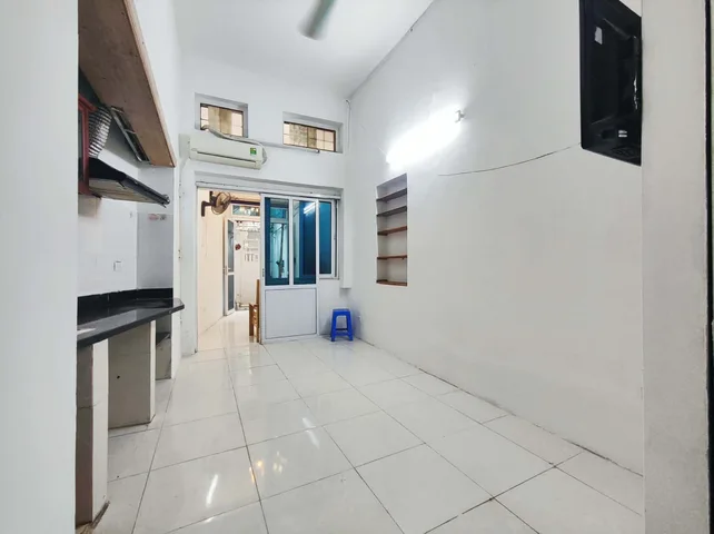 CHO THUÊ NHÀ RIÊNG PHỐ LÁNG HẠ, ĐỐNG ĐA, Ô TÔ ĐỖ CỬA, GẦN PHỐ - 8.7 TRIỆU
