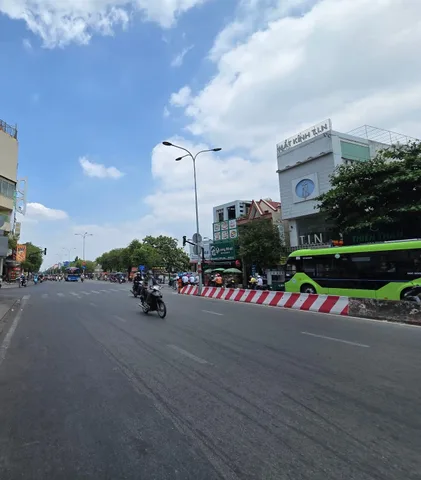 MẶT TIỀN KINH DOANH   NGAY LÊ TRỌNG TẤN - TÂN PHÚ