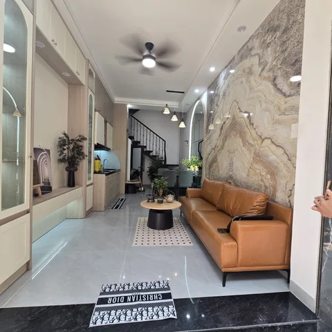 NHÀ MỚI XÂY - LÔ GÓC - Ô TÔ TRÁNH - NỘI THẤT ĐẲNG CẤP - Ở NGAY