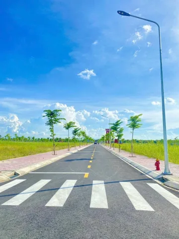 SIÊU PHẨM ĐẤT NỀN GÂN SÂN BAY LONG THÀNH - GIÁ 1,37 TỶ/100M2 - SỔ HỒNG SẴN - FULL THỔ CƯ