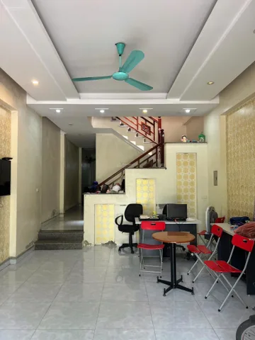 Bán nhà 3 tầng khả lễ 1 mặt đường lê thánh tông. Diện tích 81m mặt tiền 4.5m hướng đông bắc. Phường võ cường tỉnh bắc ninh