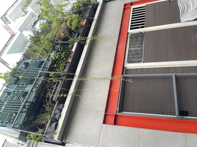 Nhà tô hiến thành,phường hoà hưng quận 10,45m2, 3 tầng, hẻm xe hơi thông.
