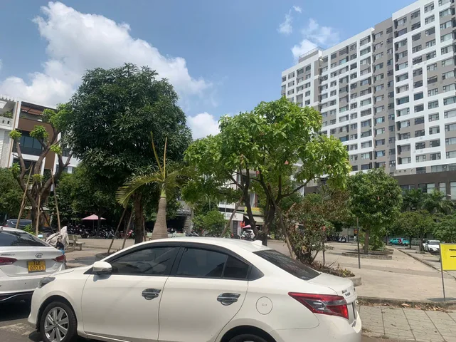 Nhà Hầm 5 Lầu Mặt Tiền Đào Trinh Nhất giao Phạm Văn Đồng, có thang máy 42 triệu/tháng