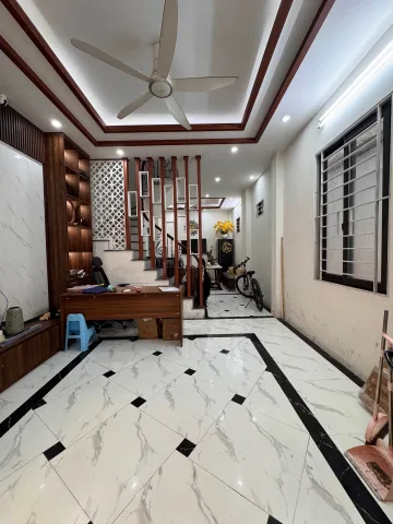 8.7 tỷ. Bán nhà phố Lạc Trung 50m2 x 5 tầng, nhà dân xây tự xây cực chắc chắn, lô góc thoáng sáng, cách phố vài bước chân