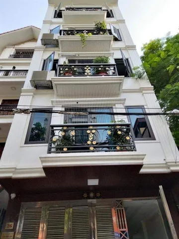 Hiếm! Khương Trung, Thanh Xuân, View hồ Đầm Hồng, 6 tầng thang máy, ô tô vào nhà, 68m2, 17.9 tỷ