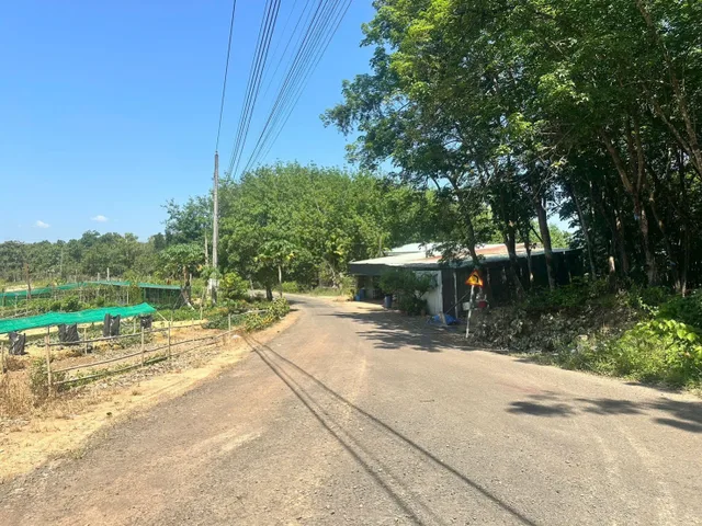 Kẹt tiền trả nợ bán gấp lô đất 200m2 ngay KCN giá 190tr