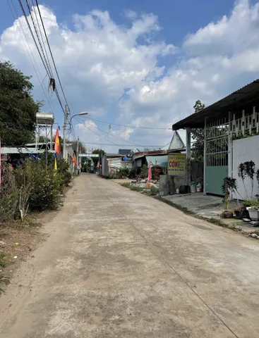 Đất thật - Người thật - Giá thật, 342m2 có 100m2 thổ cư, hiện hữa đường nhựa 12m, dân cư đông đúc giá 690tr