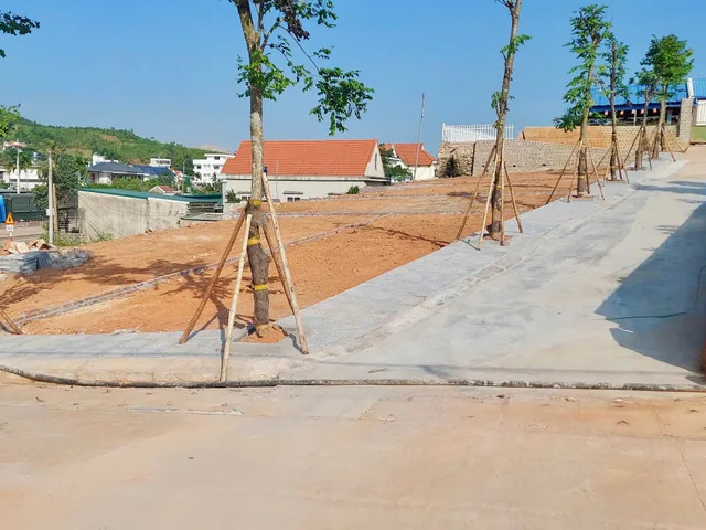🔥 BẮT ĐÁY VÙNG TRŨNG TẠI QL18: ĐẤT NỀN NỞ HẬU SÁT VÁCH VIN HẠ LONG XANH – GIÁ CHỈ NHỈNH 2 TỶ