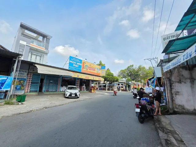 Bán nhà Cấp 4, ngay trong khu dân cư Hiệp Thành 1.
- DT: 5x15m, full thổ cư, nhà đã hoàn công.