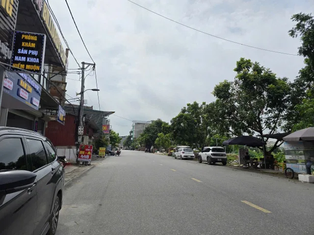 Bán đất mặt đường đàm văn tiết khu tự thôn. Trung tâm tổ hợp goertek. Kinh doanh tốt. Diện tích 120m mặt tiền 4m hướng đông bắc. Phường nam sơn tỉnh bắc ninh