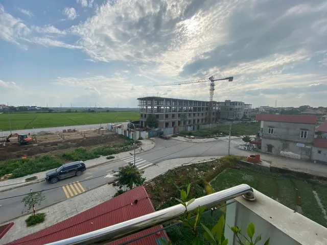 Bán đất sẵn nhà 3 tầng đẹp view thoáng đãng, kinh doanh