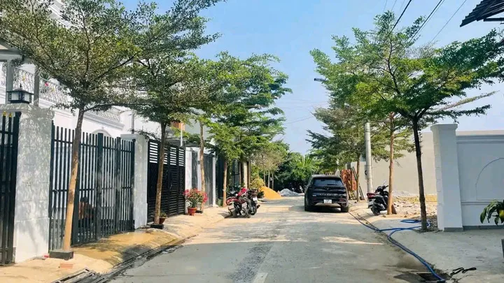 CHỊ RUỘT EM CẦN BÁN SỈ CHỤC LÔ ĐẤT KHU DÂN CƯ MỚI TRUNG TÂM PHƯỜNG