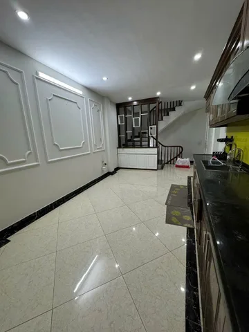 Cho Thuê Nhà Ngõ 110 Quan Nhân 40M² 6 Tầng 6 Ngủ - Lô Góc - Giá Thuê 20tr