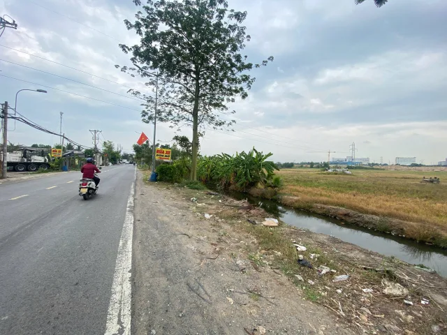 Bán đất 2000m² ngang 40m giá 11 tỷ tại Xã Tân Nhựt